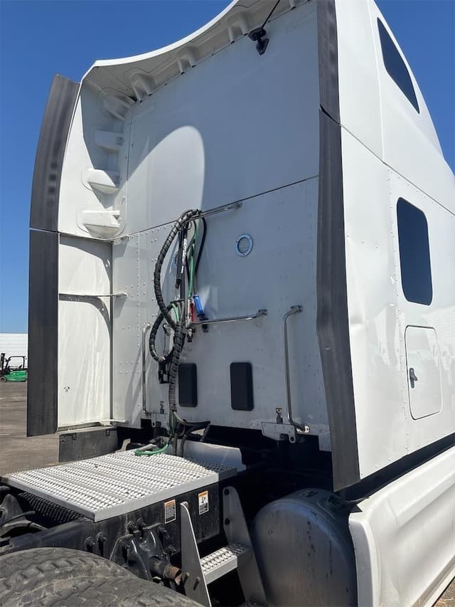 Image of Peterbilt 579 equipment image 4