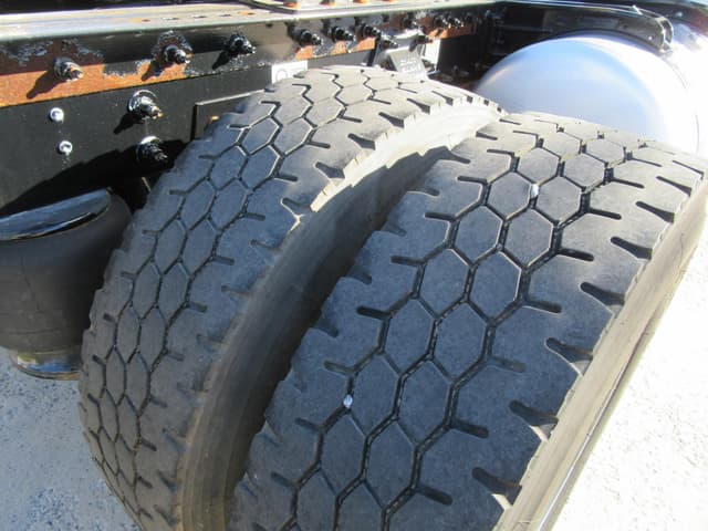 Image of Peterbilt 579 equipment image 3