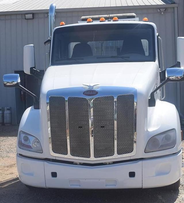 Image of Peterbilt 579 equipment image 3