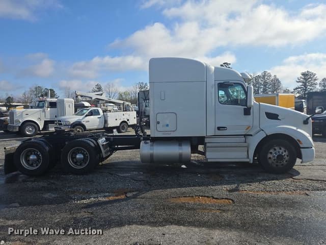 Image of Peterbilt 579 equipment image 3