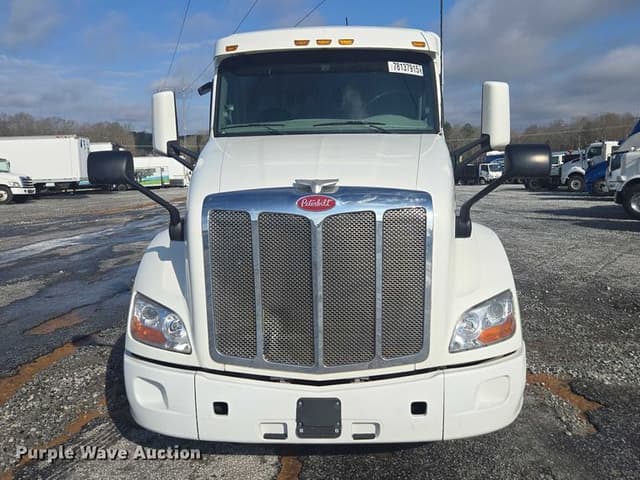 Image of Peterbilt 579 equipment image 1