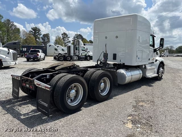 Image of Peterbilt 579 equipment image 4