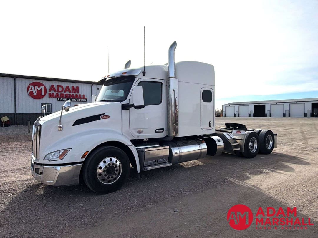 Image of Peterbilt 579 Primary image