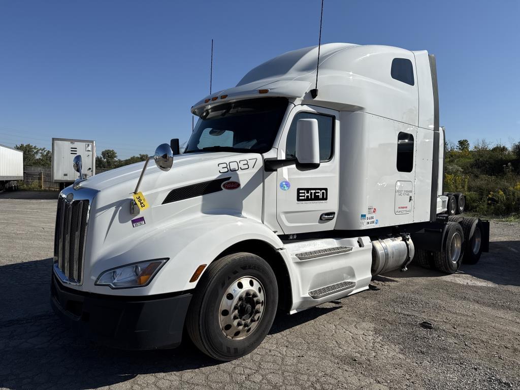 Image of Peterbilt 579 Primary image