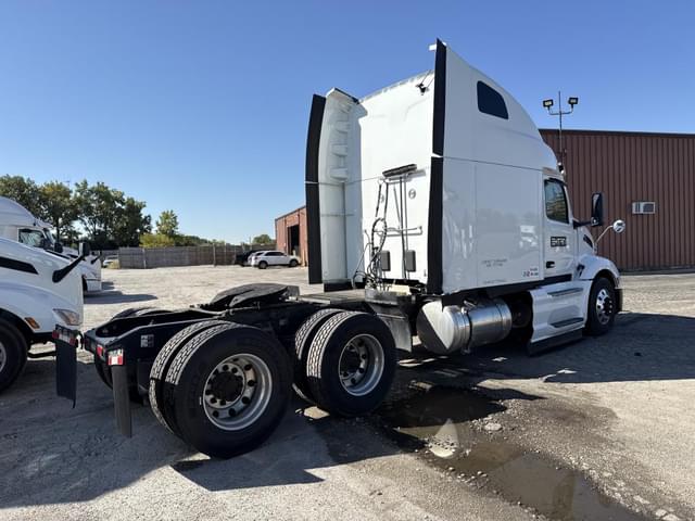 Image of Peterbilt 579 equipment image 4