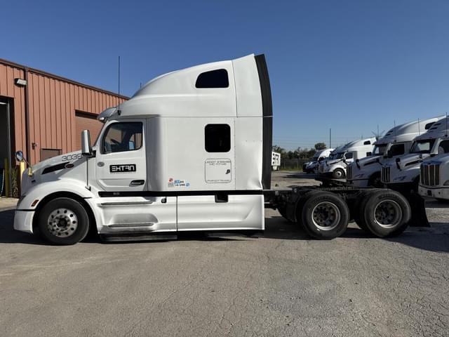 Image of Peterbilt 579 equipment image 1
