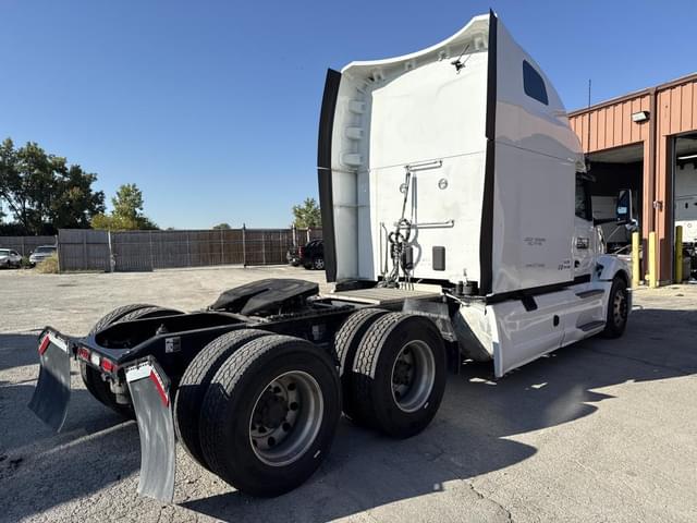 Image of Peterbilt 579 equipment image 4