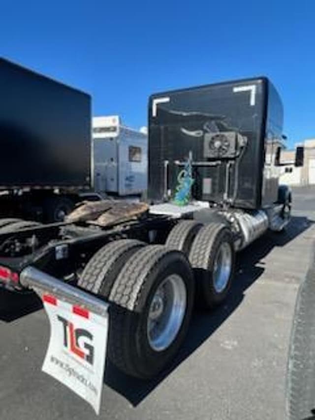 Image of Peterbilt 579 equipment image 1