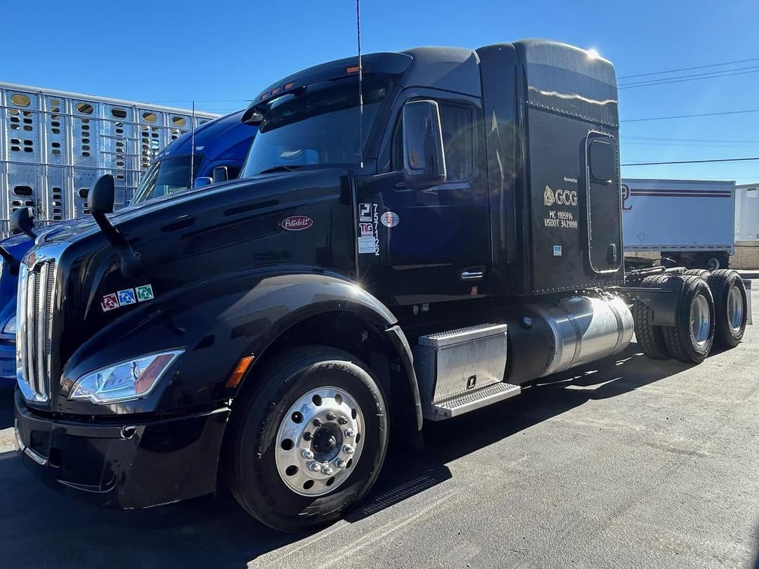 Image of Peterbilt 579 Primary image