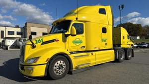 2022 Peterbilt 579 Image