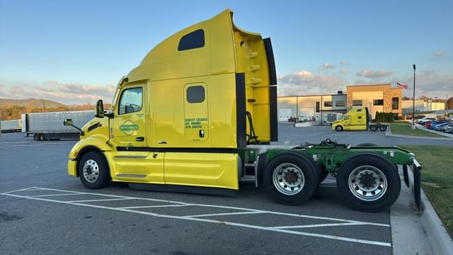 Image of Peterbilt 579 equipment image 2