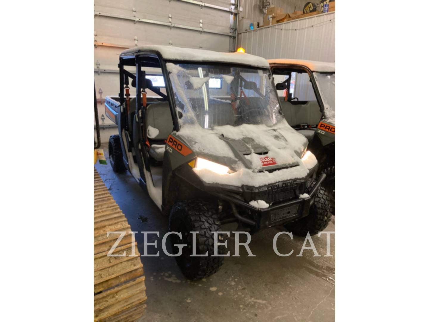 2022 Polaris Pro XD Crew 4000D Equipment Image0