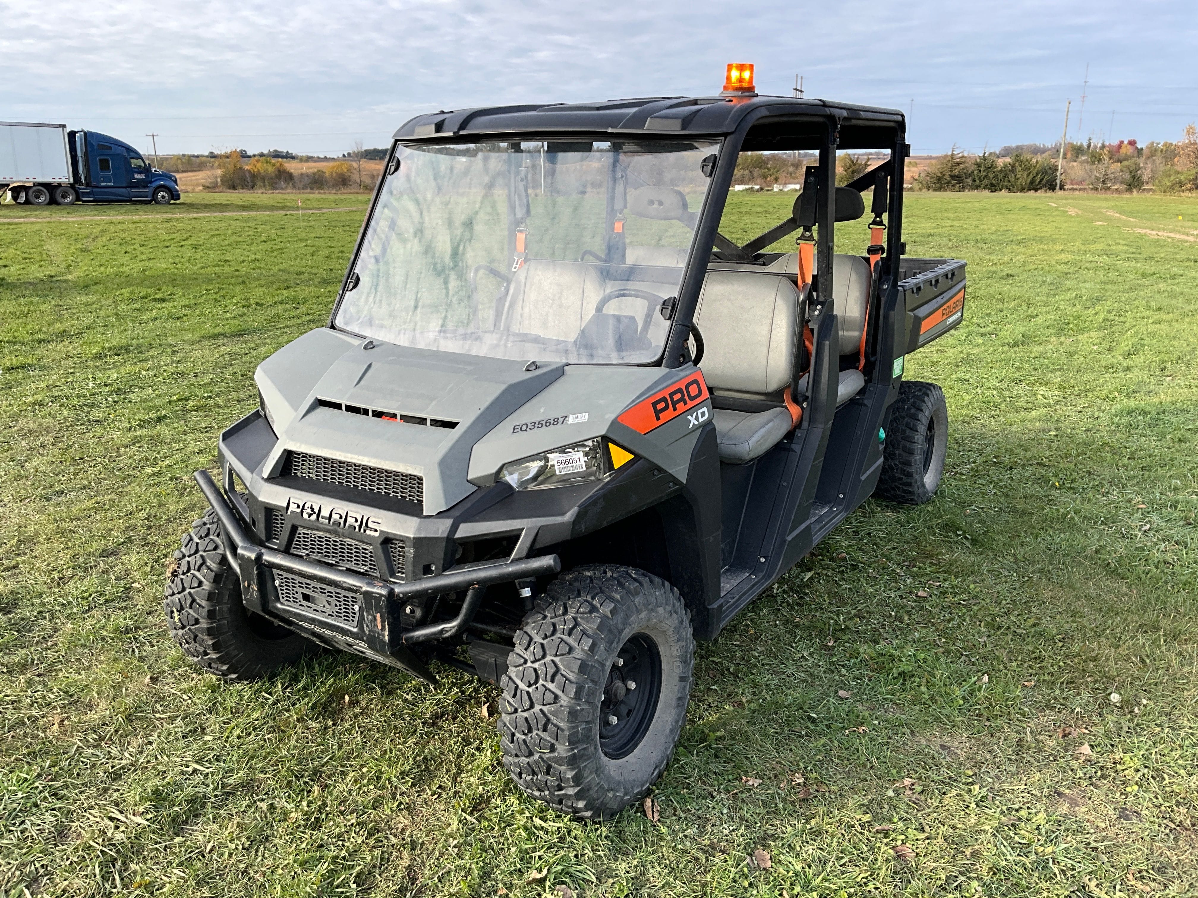 2022 Polaris Pro XD Crew 4000D Equipment Image0