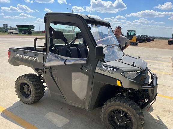 Image of Polaris Ranger XP 1000 equipment image 2