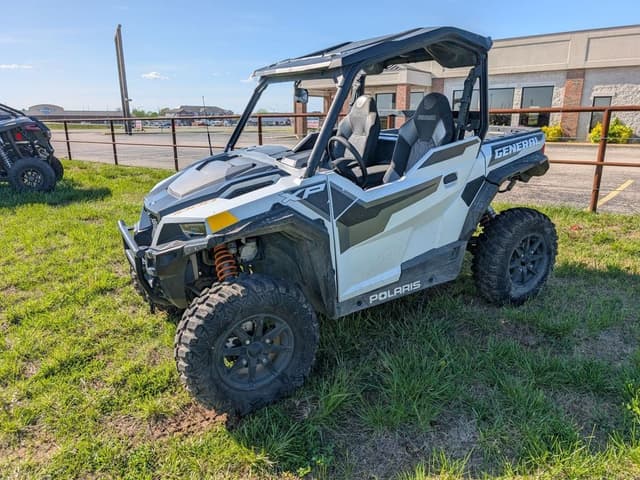 Image of Polaris General 1000 XP Deluxe equipment image 1