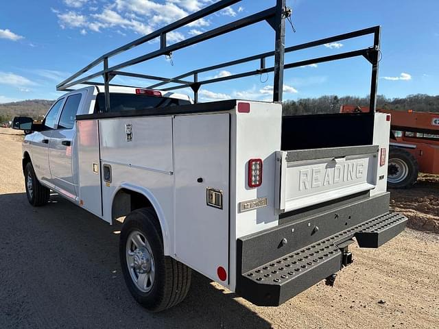 Image of Dodge Ram 2500 equipment image 2