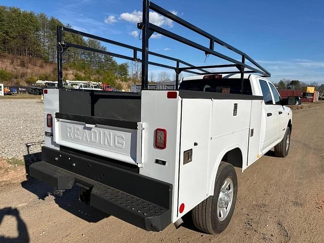 Image of Dodge Ram 2500 equipment image 4