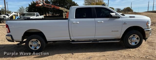 Image of Dodge Ram 2500 equipment image 3