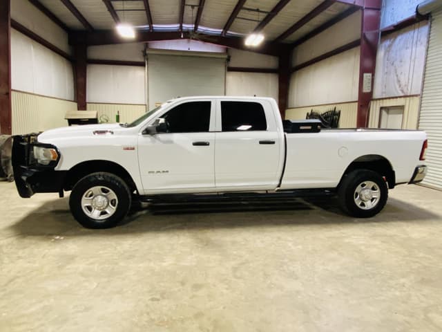 Image of Dodge Ram 2500HD equipment image 2