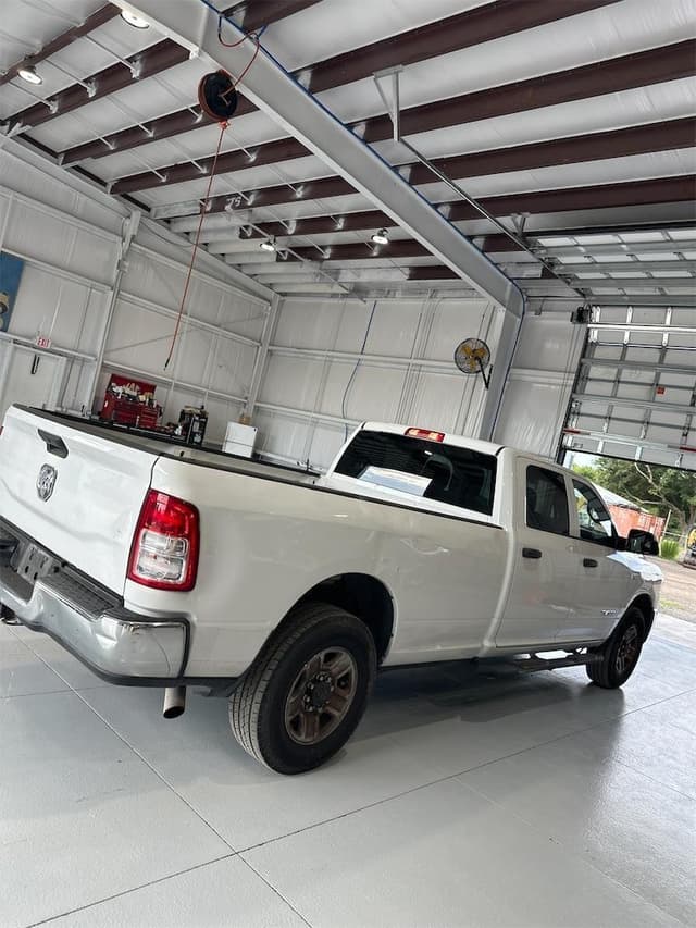 Image of Dodge Ram 2500HD equipment image 4