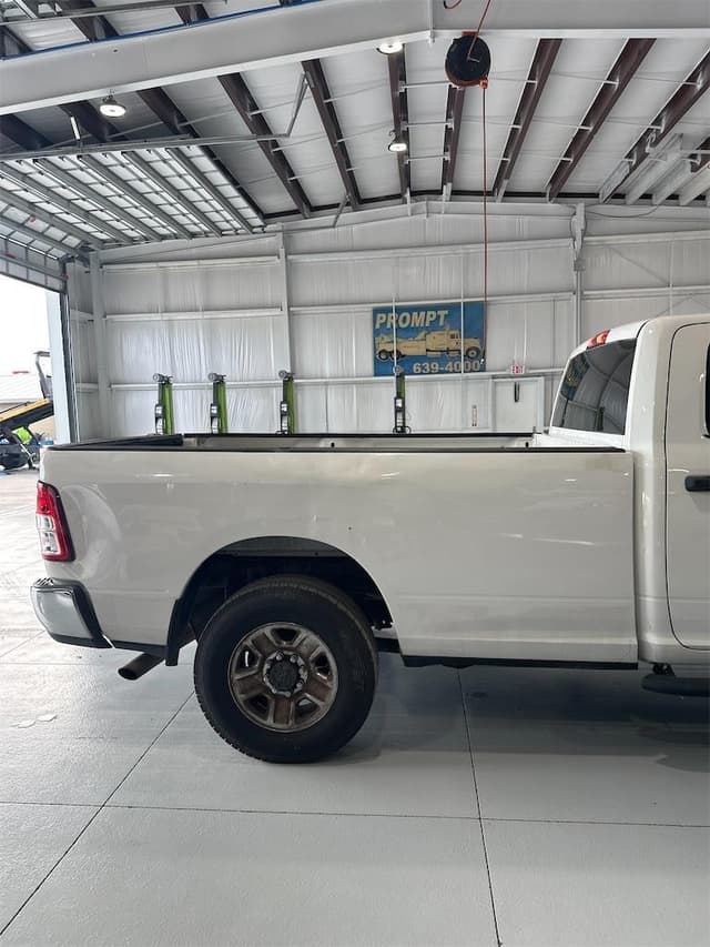 Image of Dodge Ram 2500HD equipment image 3