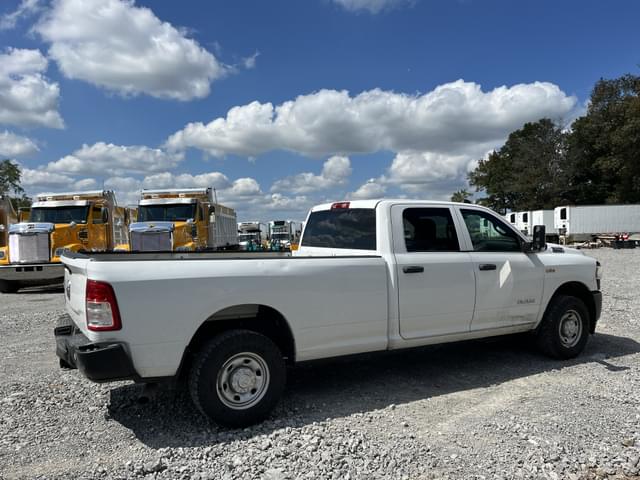 Image of Dodge Ram 2500HD equipment image 3