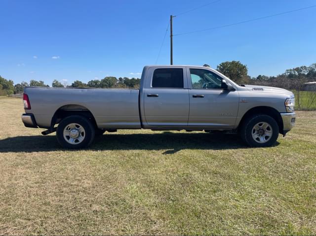 Image of Dodge Ram 2500 equipment image 3