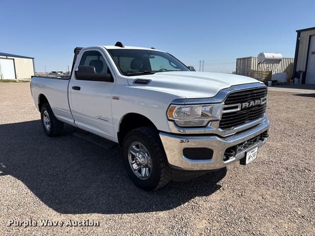 Image of Dodge Ram 2500 equipment image 2