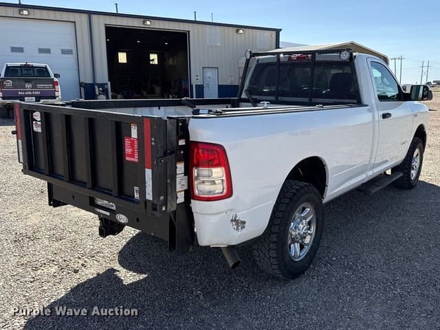 Image of Dodge Ram 2500 equipment image 4