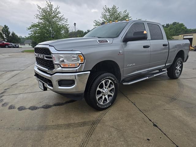 Image of Dodge Ram 2500 equipment image 2
