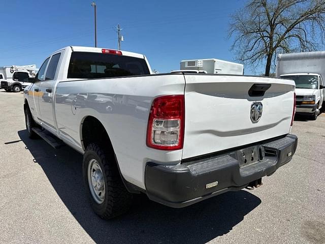 Image of Dodge Ram 2500 equipment image 2