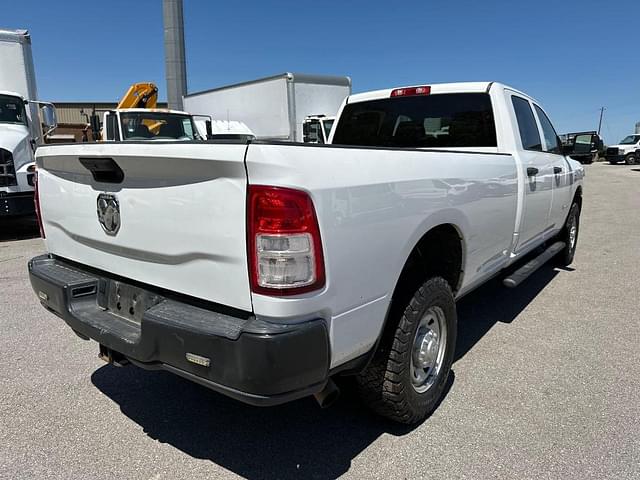Image of Dodge Ram 2500 equipment image 4