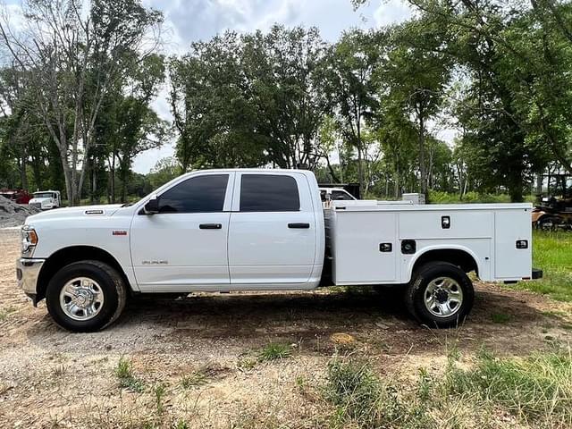Image of Dodge Ram 3500 equipment image 2