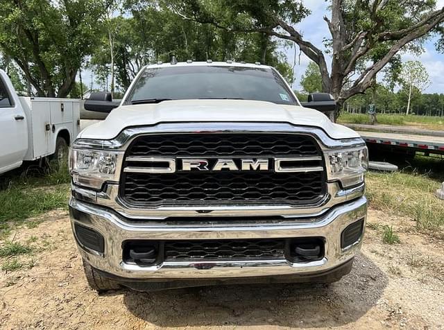 Image of Dodge Ram 3500 equipment image 1
