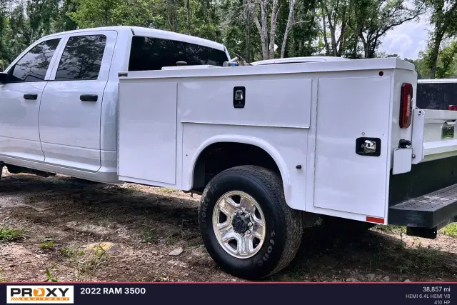 Image of Dodge Ram 3500 equipment image 3