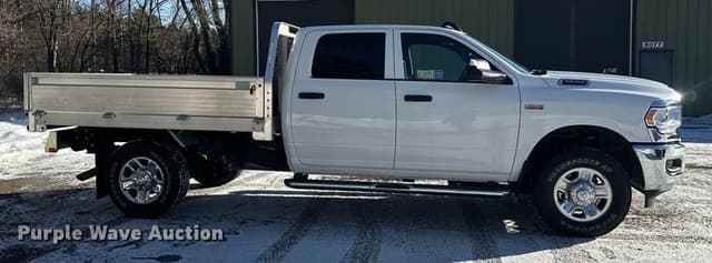 Image of Dodge Ram 3500 equipment image 3