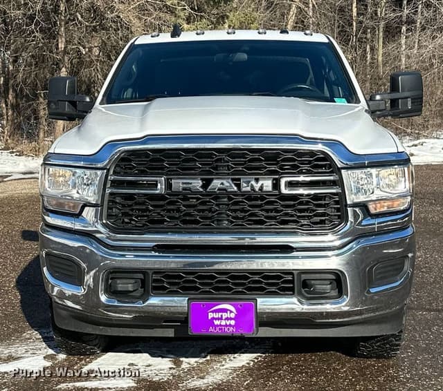 Image of Dodge Ram 3500 equipment image 1