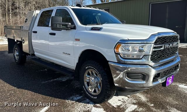 Image of Dodge Ram 3500 equipment image 2