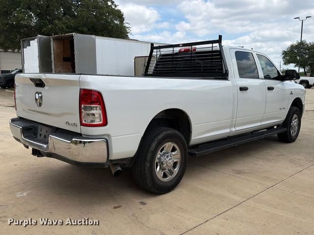 Image of Dodge Ram 3500 equipment image 4