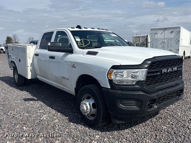 Image of Dodge Ram 3500 equipment image 2