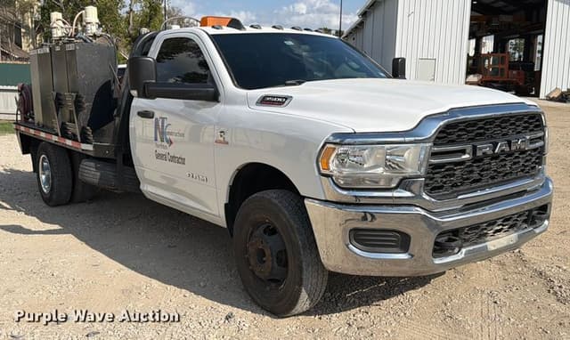 Image of Dodge Ram 3500 equipment image 2