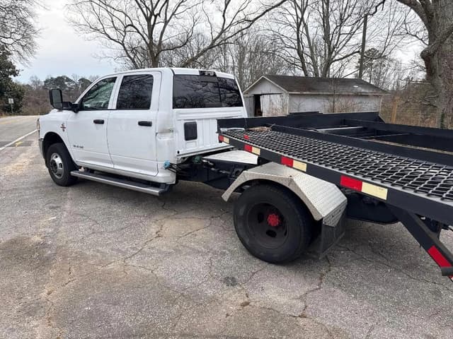 Image of Dodge Ram 3500 equipment image 2