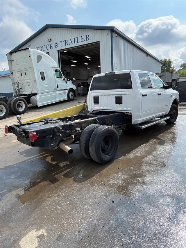 Image of Dodge Ram 3500 equipment image 4