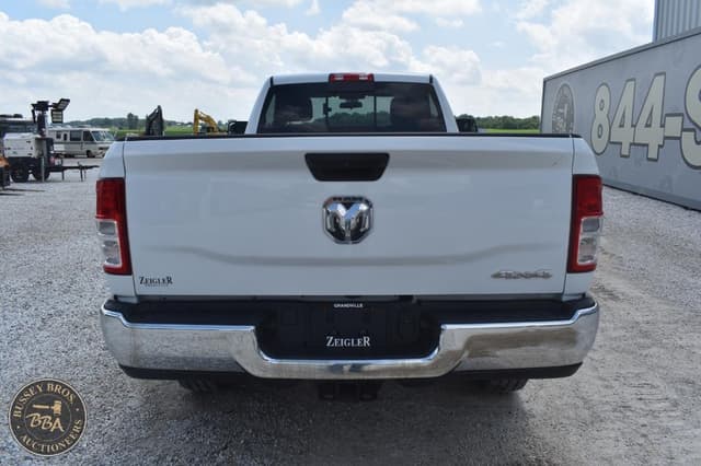 Image of Dodge Ram 3500HD equipment image 4