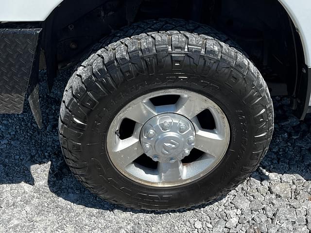 Image of Dodge Ram 3500HD equipment image 4