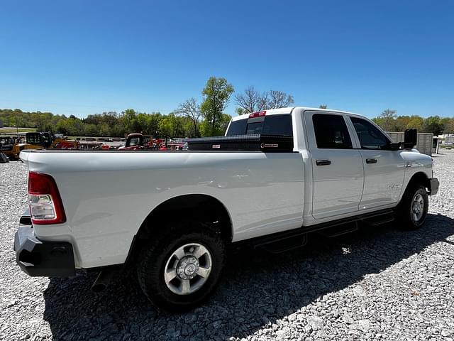 Image of Dodge Ram 3500HD equipment image 2