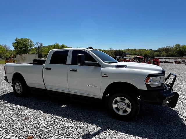 Image of Dodge Ram 3500HD equipment image 3