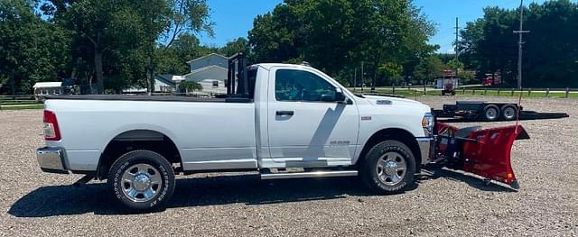 Image of Dodge Ram 3500HD equipment image 2