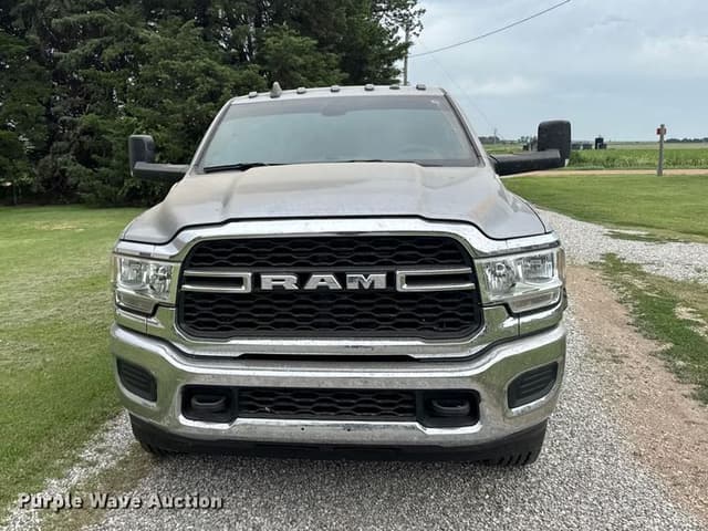 Image of Dodge Ram 3500 equipment image 1