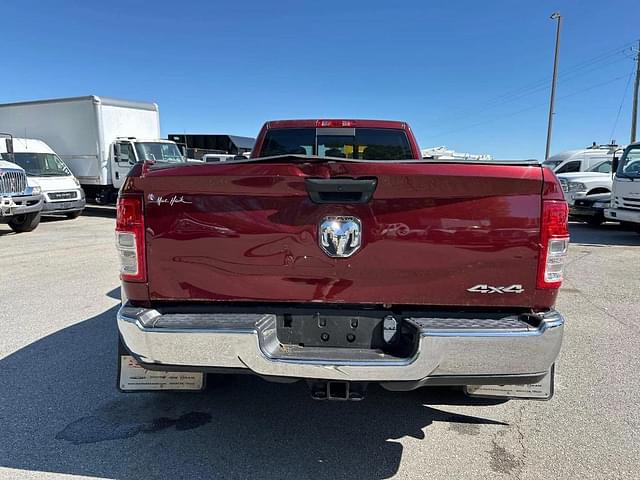 Image of Dodge Ram 3500 equipment image 3